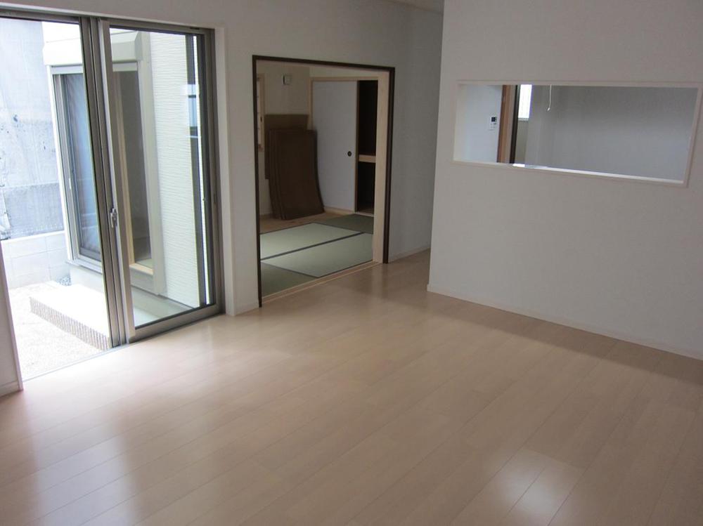 Living. Same specifications