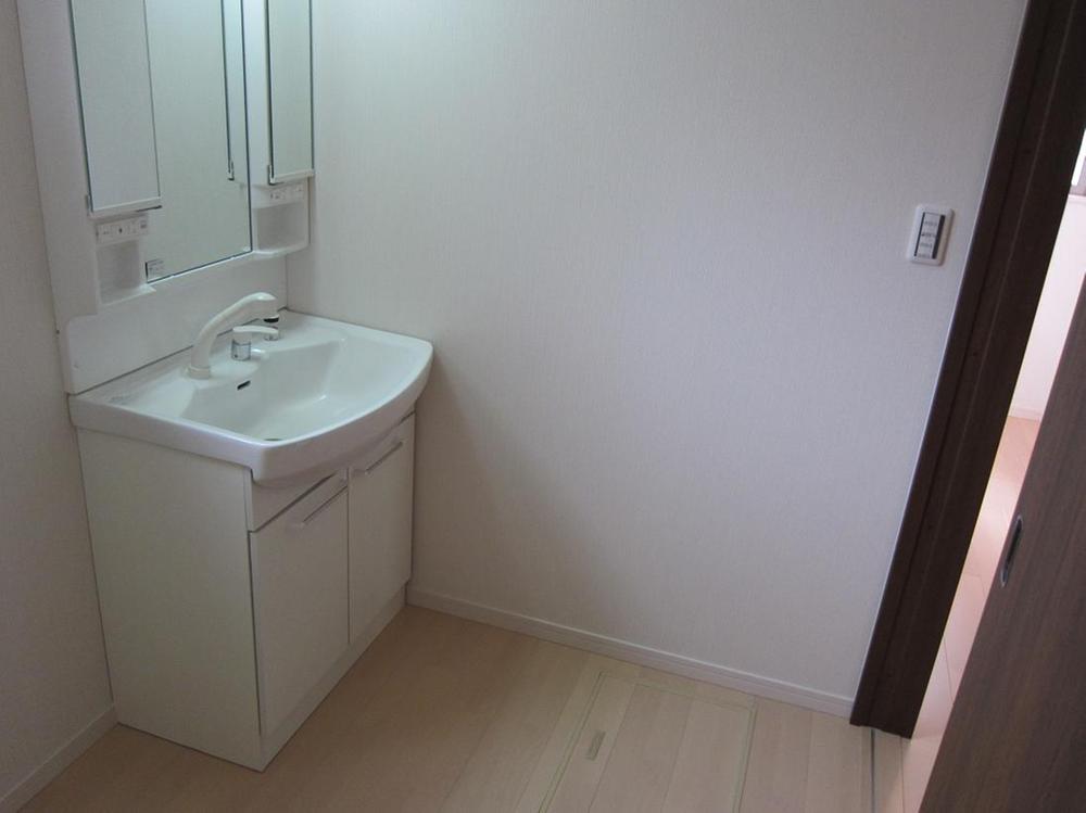 Wash basin, toilet. Same specifications