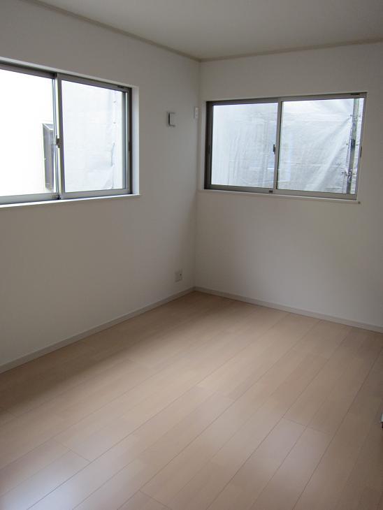 Non-living room. Same specifications