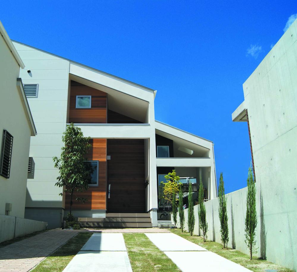 Sale already cityscape photo. (Long approach is attractive house) our past construction photo