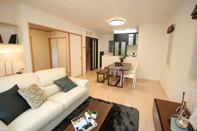 Living. 16 Pledge of spacious living