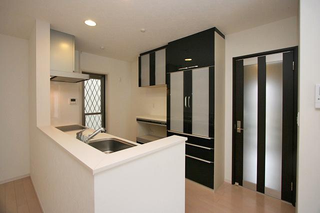 Kitchen. Face-to-face kitchen