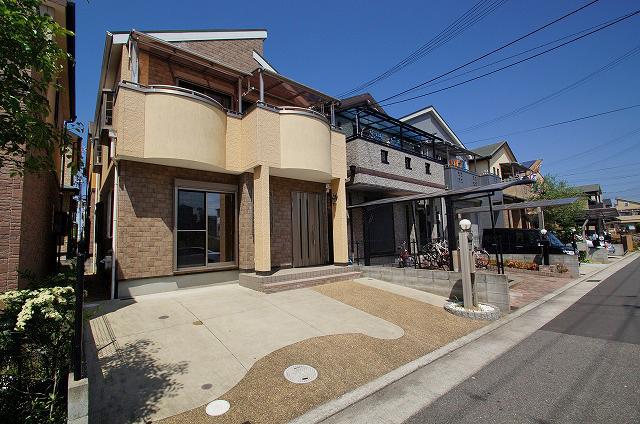 Local appearance photo. One standard-sized car ・ Mini one parking OK