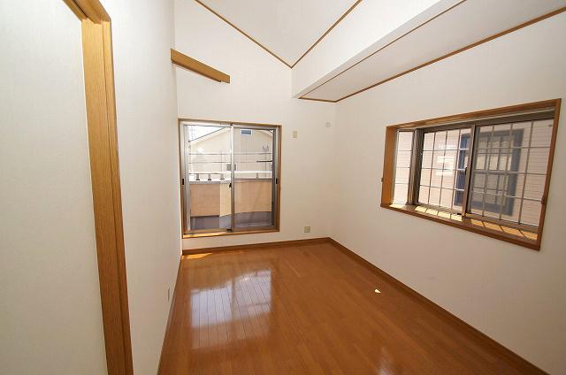 Non-living room. 2 Kaiyoshitsu