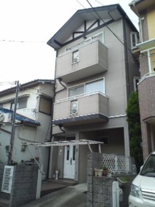 Local appearance photo. January 1994 architecture! 