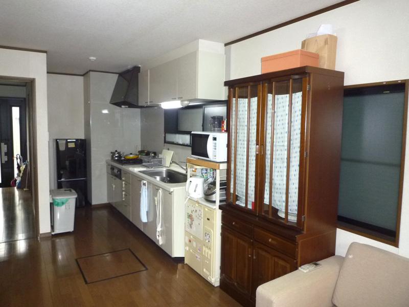 Kitchen. Local (10 May 2013) Shooting