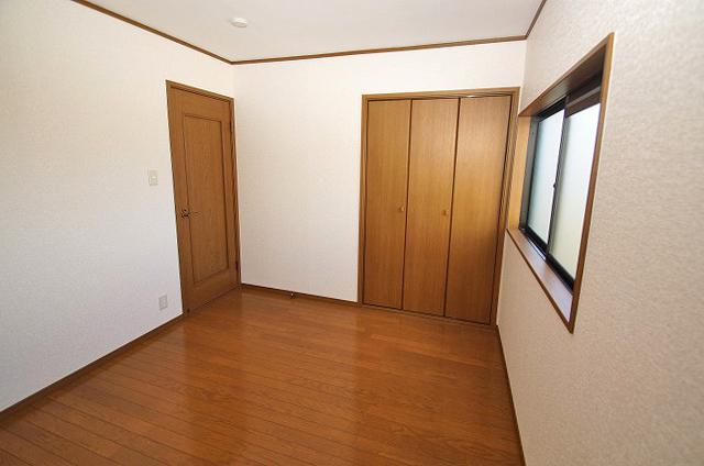 Non-living room. 2 Kaiyoshitsu