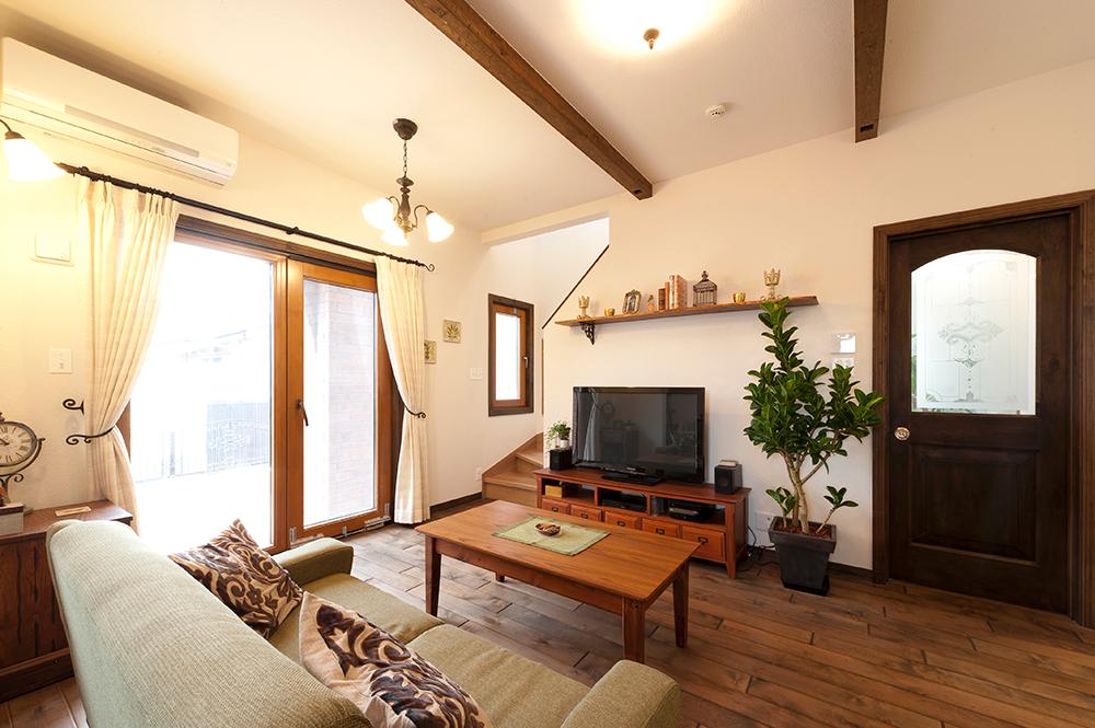 Building plan example (introspection photo). Space directing the atmosphere of antique. To every nook and corner will show beams accent Insistence I was able to put out the.