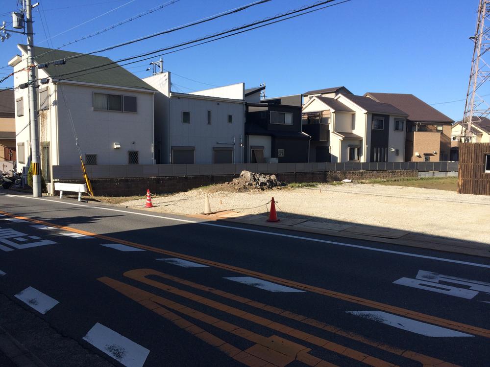 Local land photo. Parking 3 units can be, All houses "south-facing" wide road also is a charming land. It is also ideal as a store site.