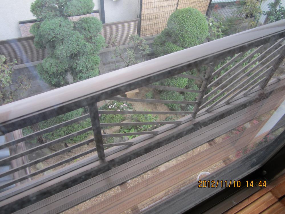 View photos from the dwelling unit. View from the site (November 2012) shooting