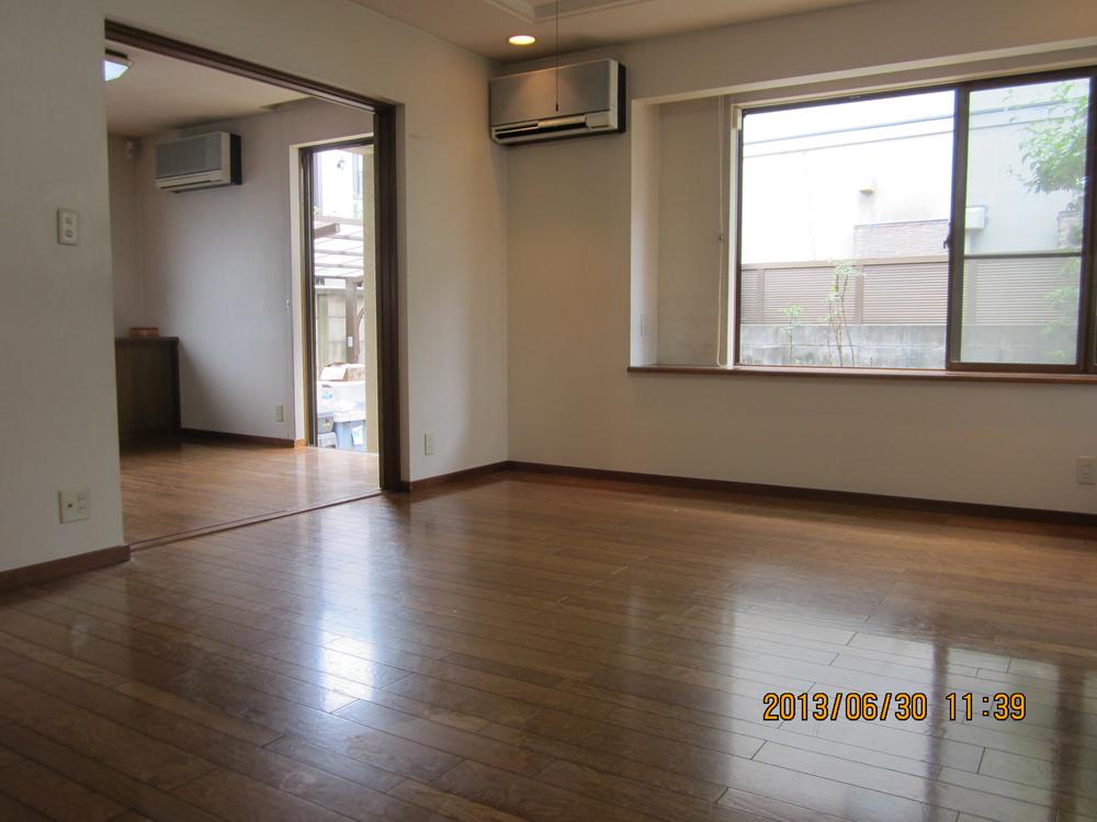 Living. Indoor (June 2013) Shooting