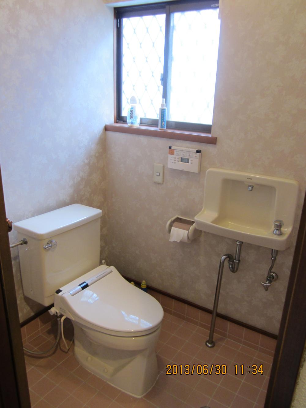 Toilet. Indoor (June 2013) Shooting