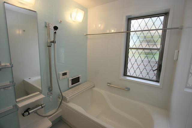 Same specifications photo (bathroom)