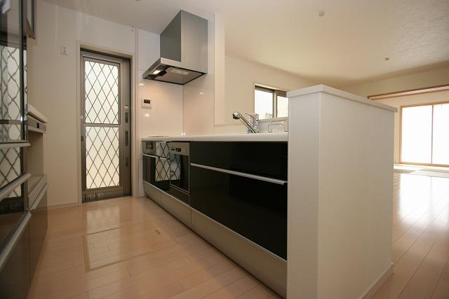 Same specifications photo (kitchen)