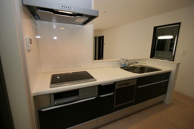 Same specifications photo (kitchen)