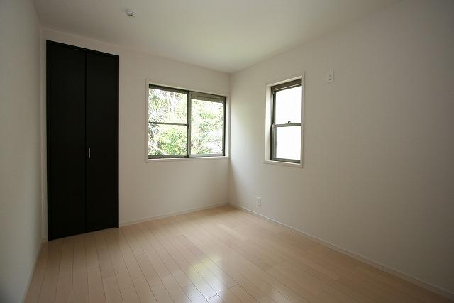 Same specifications photos (Other introspection)