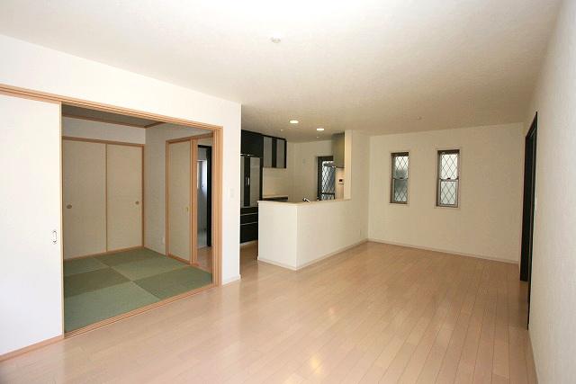 Living. 16.25 Pledge of LDK