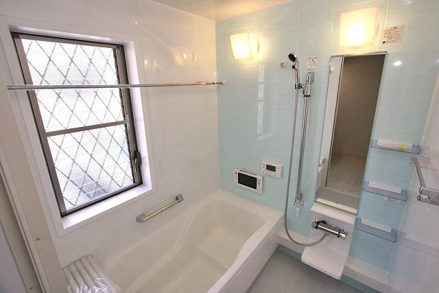 Bathroom. Bathroom Dryer / Bathroom TV