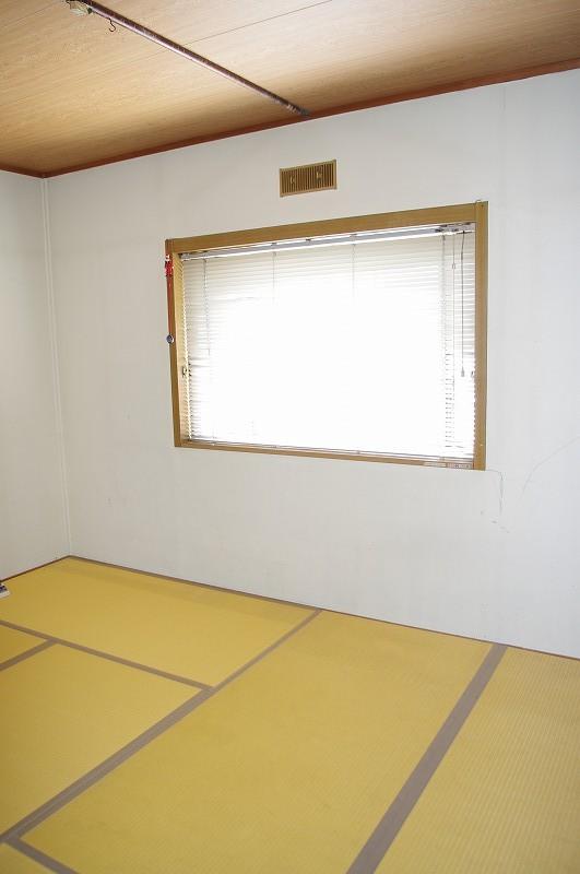 Non-living room.  [Interior photo]  It is the second floor of a Japanese-style room. It is very sunny rooms.  Indoor (September 2013) Shooting