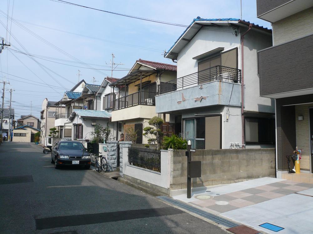 Local photos, including front road. Local (11 May 2013) Shooting Since the front of the road there are 6m width, Traffic is also happy to.