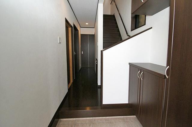 Entrance. Cross re-covered settled