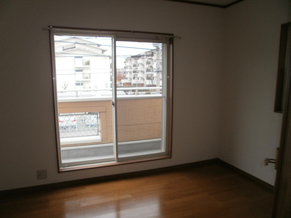 Non-living room. Indoor (12 May 2013) Shooting