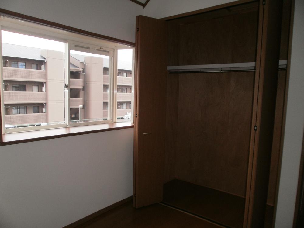 Non-living room. Indoor (12 May 2013) Shooting