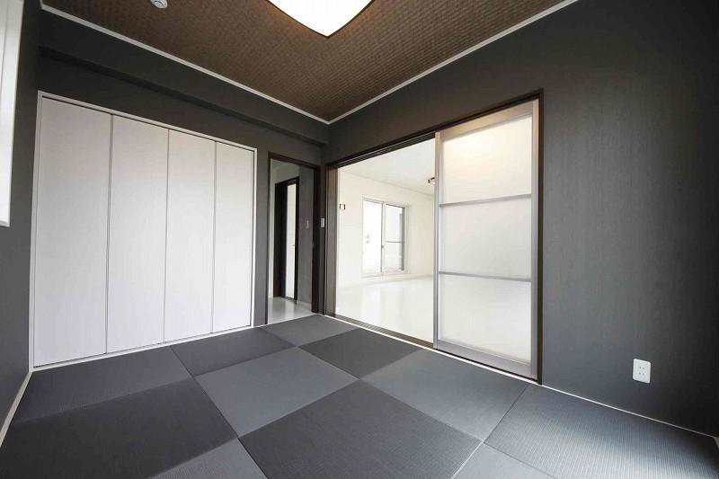 Non-living room.  [Model house (81 No. land)]  2 Gray of tatami of tone is a stylish Japanese-style room.  Indoor (12 May 2013) Shooting