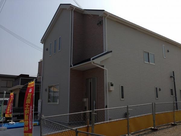 Local appearance photo. Elementary school is familiar of the 3-minute walk