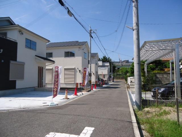 Local photos, including front road. Local (August 2013) Shooting