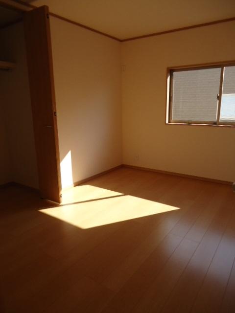 Non-living room. East room