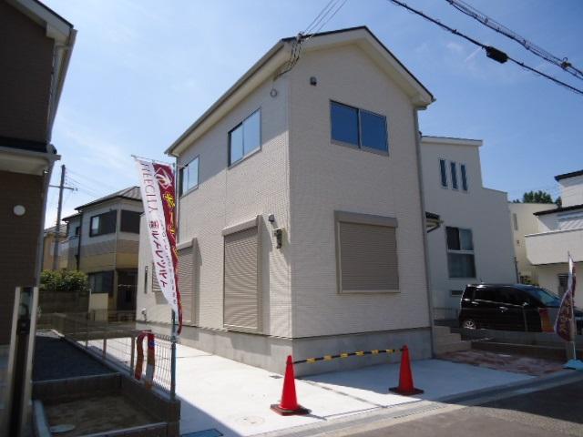 Local appearance photo. Local (12 May 2013) shooting Building 3