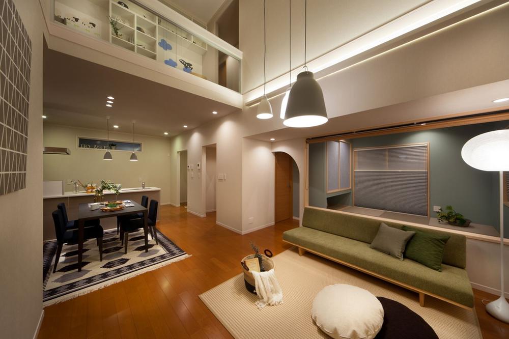 Living. Space design overlooking the second floor of the study space in the blow-by from the living room. You Hakadori also children of the study.