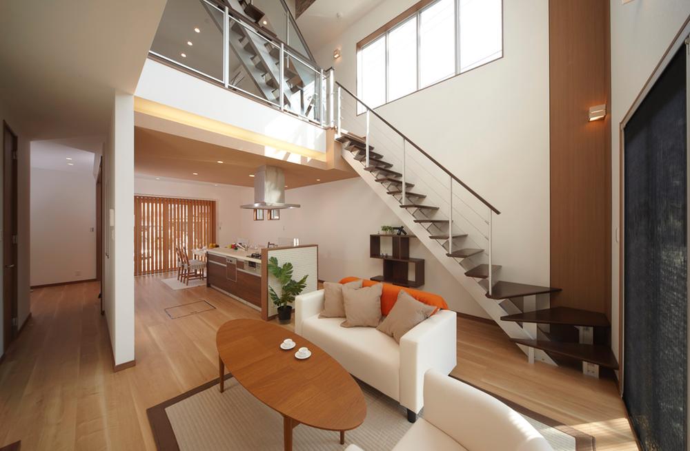 Model house photo. One of the living room stairs family gather ideas! Wider communication with mom talking family before you go up to the children who have the room home from school. (Local model house)