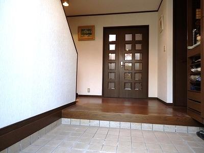 Entrance. Local (11 May 2013) Shooting