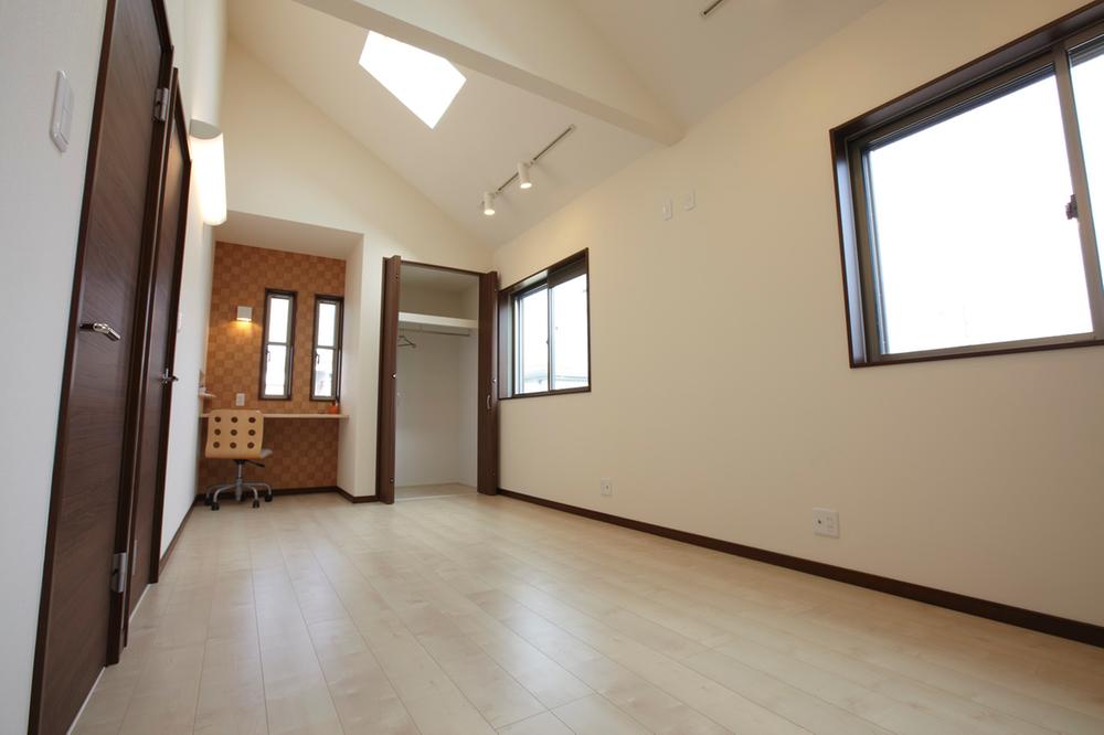 Model house photo. Children's room that can partition. Model change the room to match the growth! Because it also attached counter, You can use the room to more than enough. (Model house)