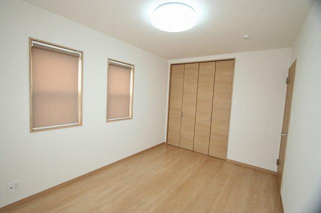 Non-living room. 2 Kaiyoshitsu