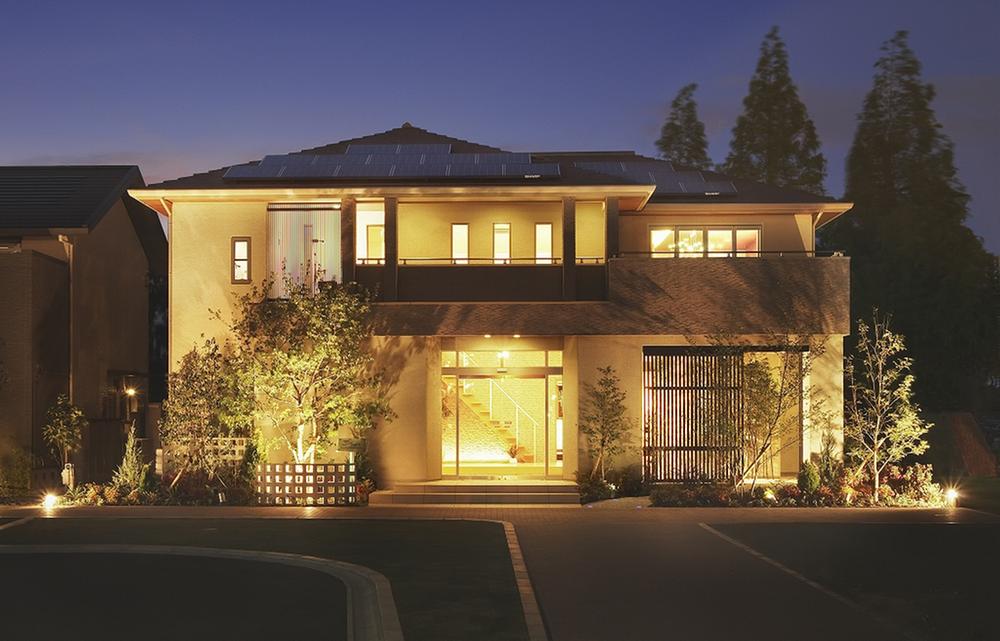 The light of the orange house, Proud of the house welcoming the family to go home. With a focus on natural materials, Also health conscious material of family, Indispensable on to live a long time point (Gallery House)