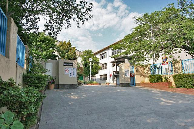 Primary school. 400m to Suehiro elementary school