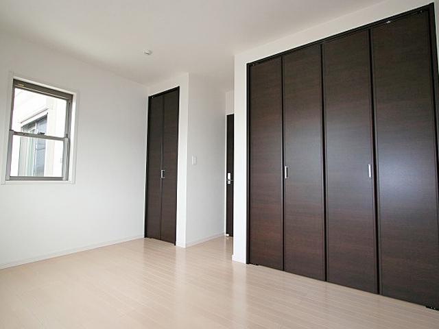 Non-living room. 2 Kaiyoshitsu