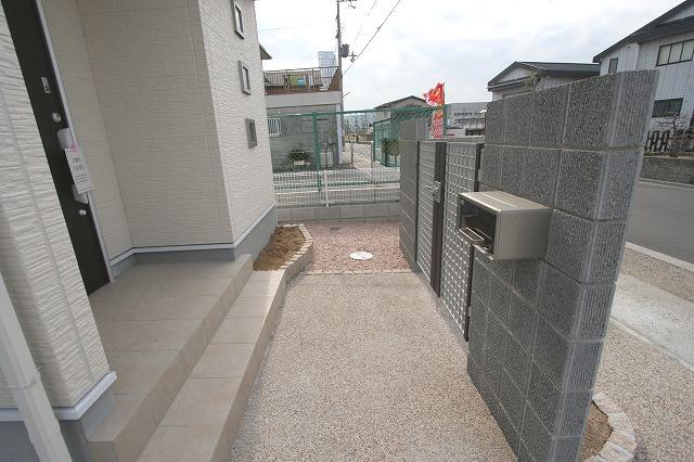 Local appearance photo. Gatepost and post