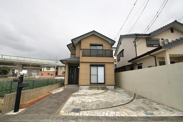 Local appearance photo. Land 42.08 square meters ordinary car three parking OK