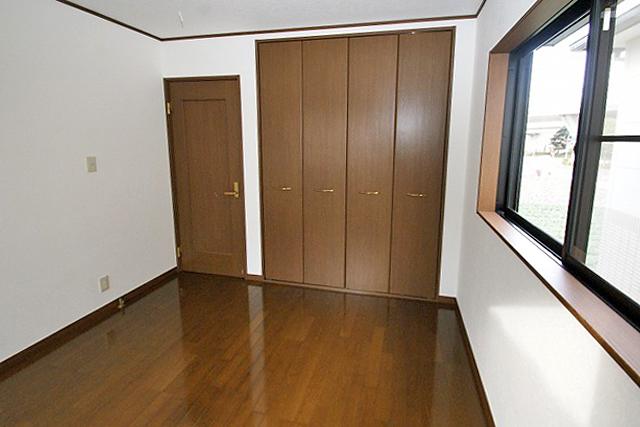 Non-living room. 2 Kaiyoshitsu