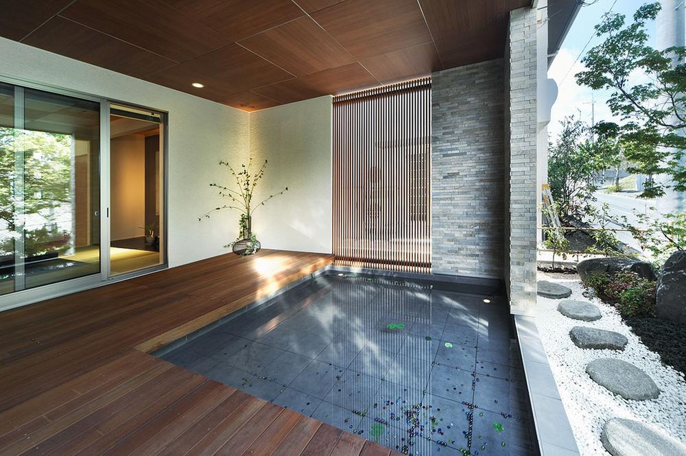 exhibition hall / Showroom. ~ Healing basin visible from the main bedroom and a Japanese-style room ~ Suggestions of precisely because Submit Shoji. I will be happy to help you create a home in your thoughts. (ABC housing Izumisano residential Exhibition Center)