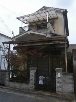 Local appearance photo. Walk up to Hagurazaki Station 6 minutes! 