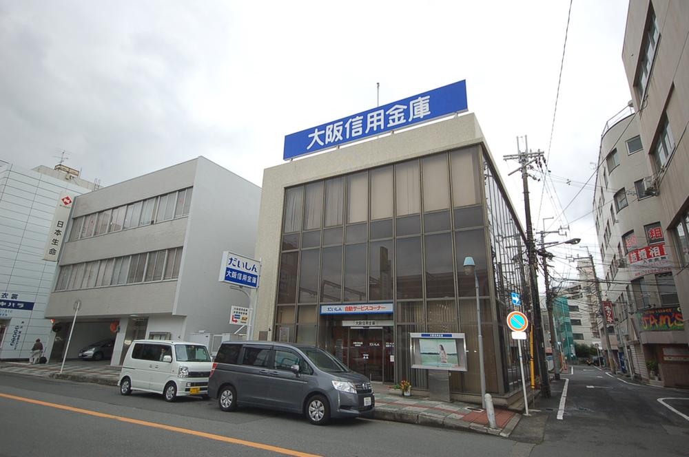 Bank. Osaka credit union Izumisano to the branch 444m