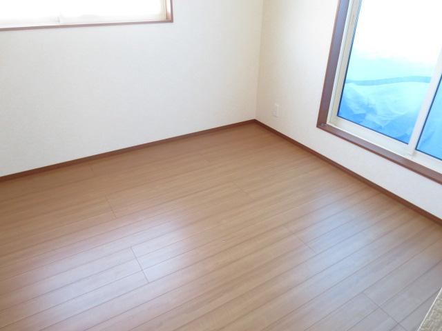 Non-living room. Indoor (10 May 2013) Shooting