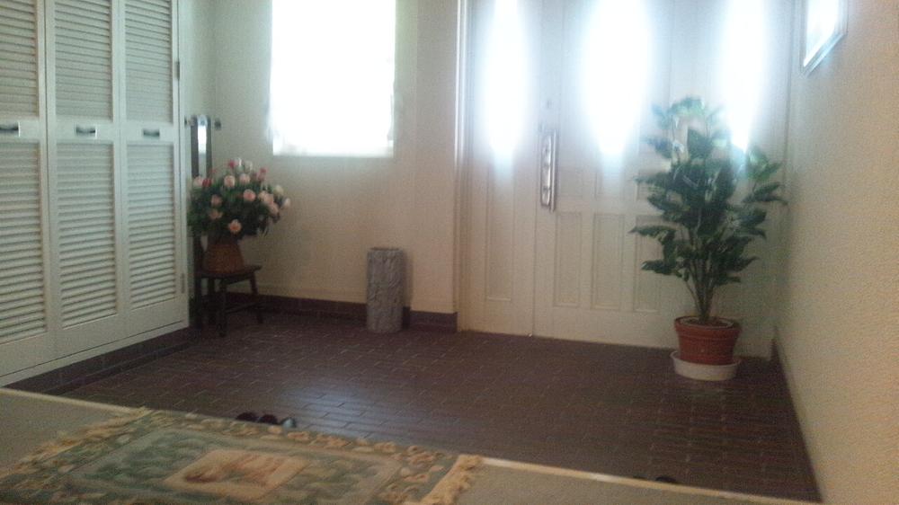 Entrance. Local (May 2013) Shooting