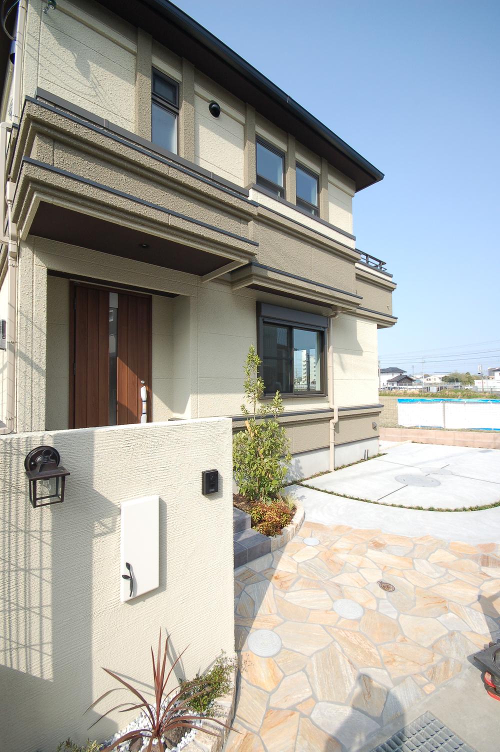 Building plan example (exterior photos). friend, It can boast to friends, This appearance classy.