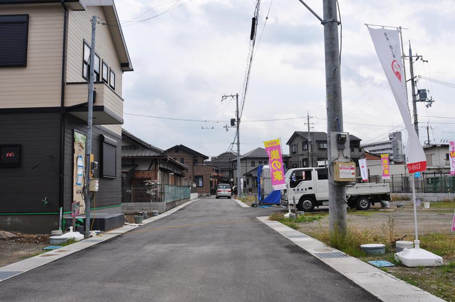 Local photos, including front road. (Shooting at local / 2013 November shooting)